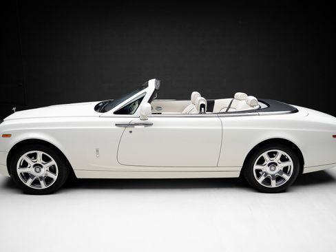 Used 2013 Rolls-Royce Phantom Drophead Coupe image 19