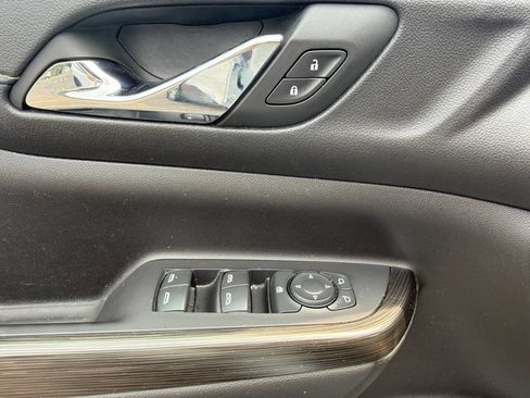 Used 2023 GMC Acadia SLT AWD/4WD image 20