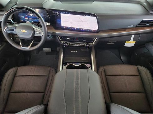 New 2026 Chevrolet Suburban High Country image 24