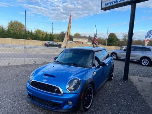 Used 2011 MINI Cooper S image 3