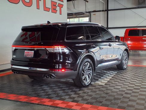 Used 2022 Lincoln Aviator AWD image 8
