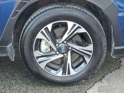 Used 2025 Subaru Crosstrek 2.0i Premium image 8