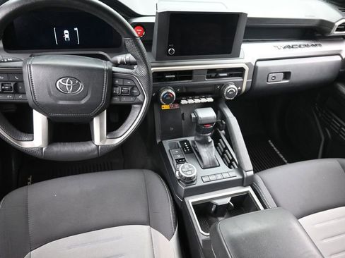 Used 2025 Toyota Tacoma TRD Off-Road w/ TRD Off Road Upgrade Package AWD/4WD image 11