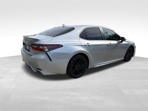 Used 2022 Toyota Camry SE FWD image 7