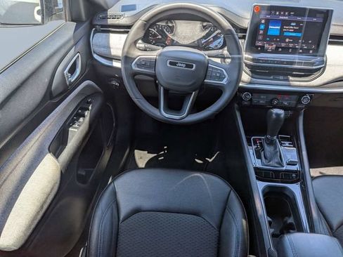 Used 2024 Jeep Compass Latitude AWD/4WD image 16