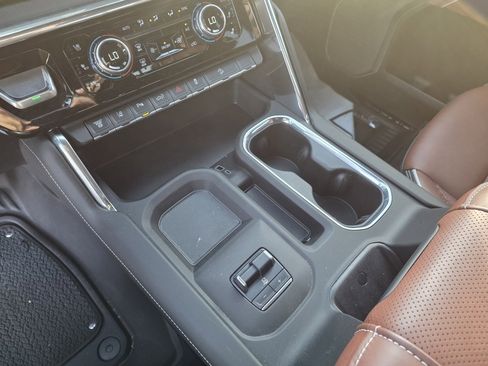 Used 2025 GMC Sierra 2500 Denali Ultimate image 20