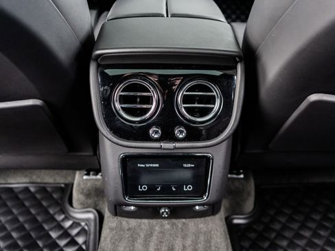Used 2022 Bentley Bentayga image 37
