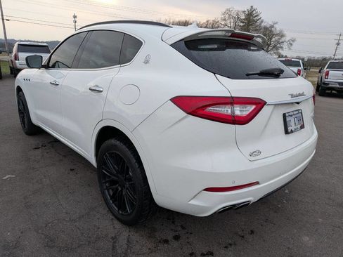 Used 2017 Maserati Levante S image 3