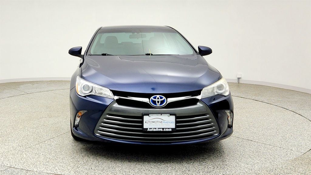 Used 2017 Toyota Camry LE FWD image 2
