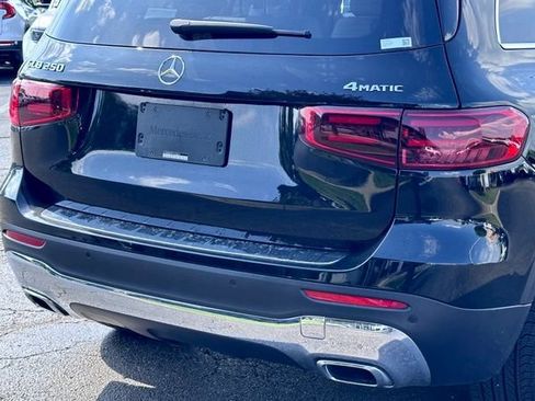 Used 2026 Mercedes-Benz GLB 250 4MATIC image 17