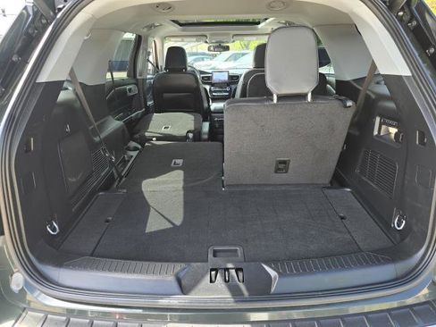 Used 2023 Ford Explorer Limited w/ Equipment Group 301A AWD/4WD image 31