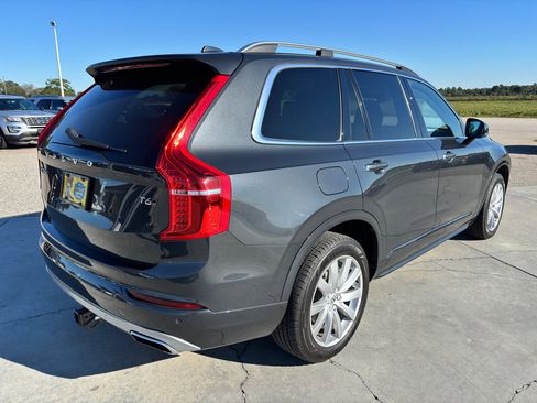 Used 2017 Volvo XC90 T6 Momentum image 4