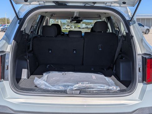 New 2026 Kia Sorento LX FWD image 13