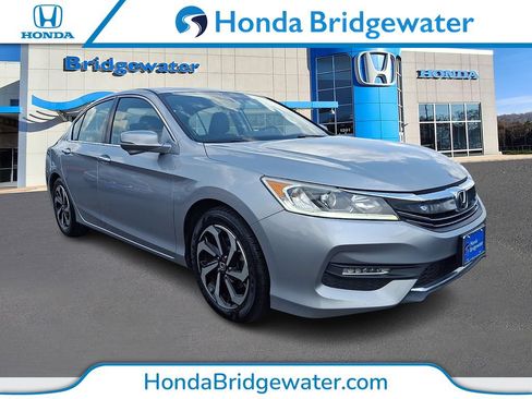 Used 2017 Honda Accord EX image 1