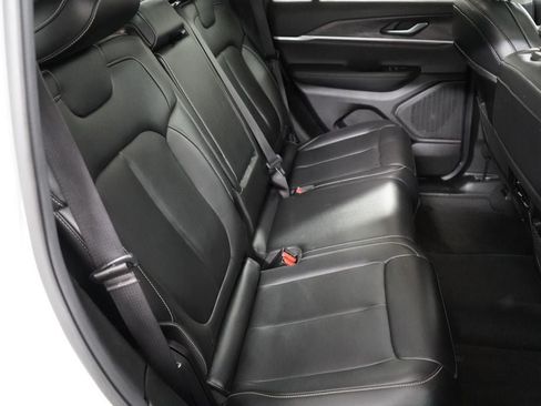 Used 2023 Jeep Grand Cherokee Limited w/ Black Appearance Package AWD/4WD image 30