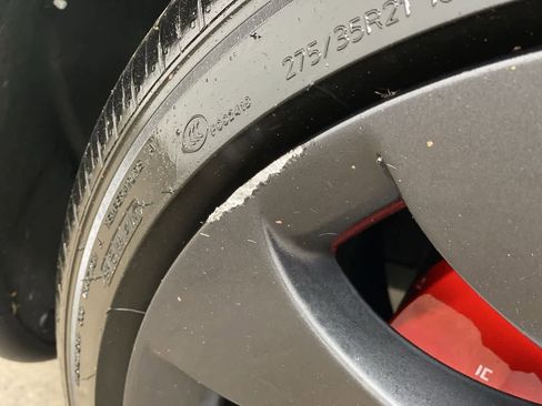 Used 2024 Tesla Model Y Performance image 28