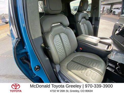 Used 2022 Rivian R1T Adventure image 26