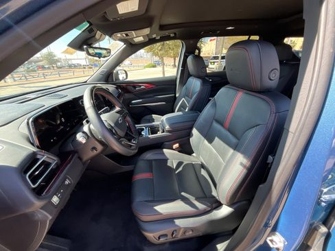 Certified 2024 Chevrolet Traverse RS image 10