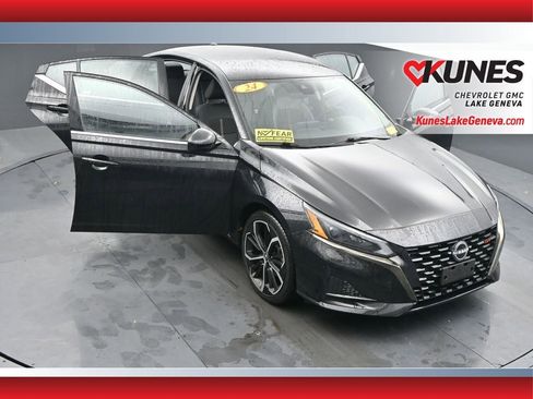 Used 2024 Nissan Altima 2.5 SR FWD image 48