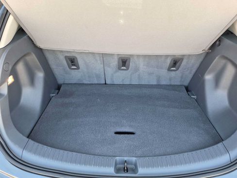 Used 2020 Chevrolet Bolt Premier w/ Infotainment Package FWD image 31
