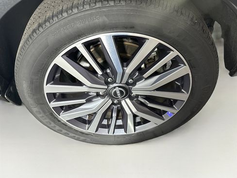 Used 2024 Nissan Kicks SR image 11