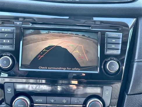 Used 2019 Nissan Rogue SV image 26