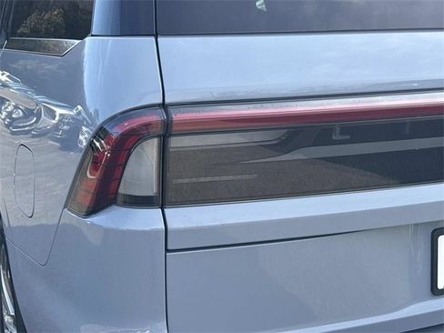 New 2025 Lincoln Navigator Reserve image 11