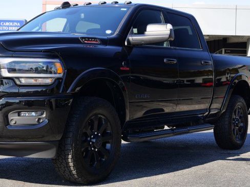 Used 2019 RAM 2500 Laramie w/ Black Appearance Package image 39