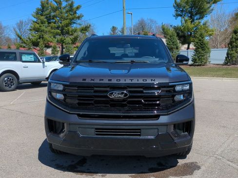 New 2025 Ford Expedition Platinum w/ Stealth Performance Package image 3