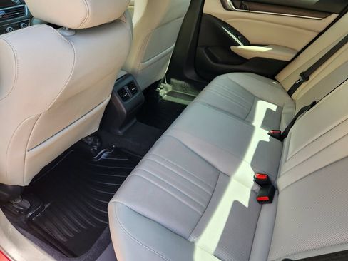 Used 2018 Honda Accord Touring image 29