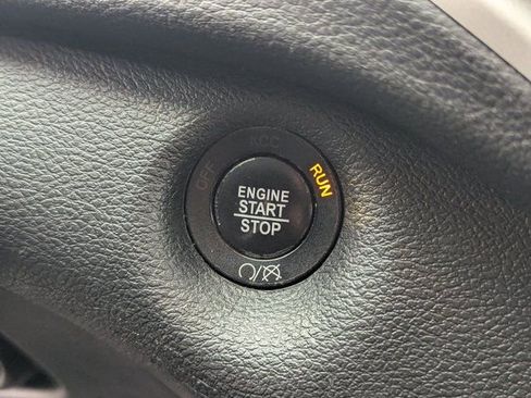 Used 2018 Jeep Cherokee Trailhawk w/ Comfort & Convenience Group image 16