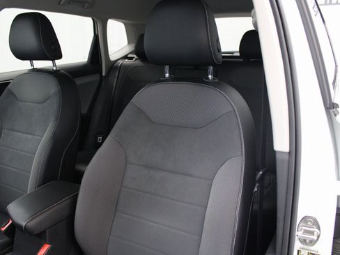 Used 2022 Volkswagen Taos SE image 17