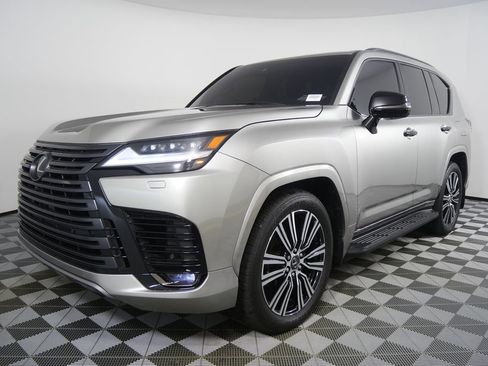 Used 2024 Lexus LX 600 4WD w/ Appearance Package image 8