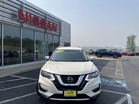 Used 2020 Nissan Rogue SV AWD/4WD image 18