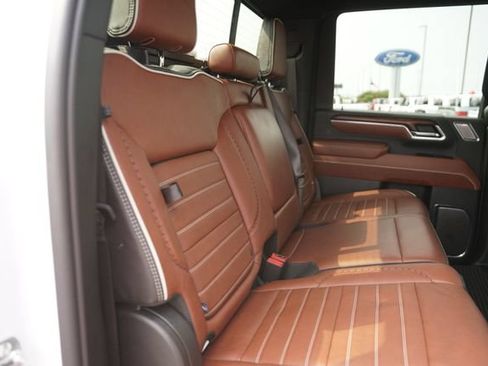 Used 2025 GMC Sierra 2500 Denali Ultimate AWD/4WD image 17