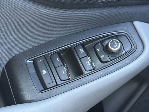 Certified 2025 Subaru Outback Premium w/ Popular Package #1A image 3