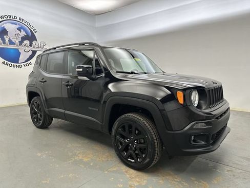 Used 2017 Jeep Renegade Altitude AWD/4WD image 12