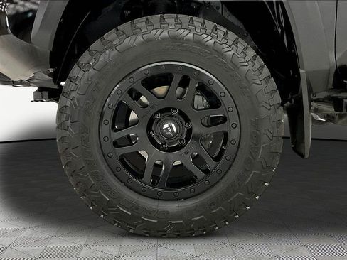 Used 2017 Toyota Tacoma TRD Off-Road w/ Premium & Technology Package image 26