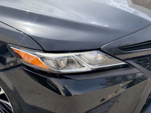 Used 2019 Toyota Camry SE FWD image 31