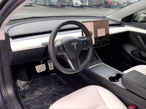 Used 2023 Tesla Model 3 Performance image 16