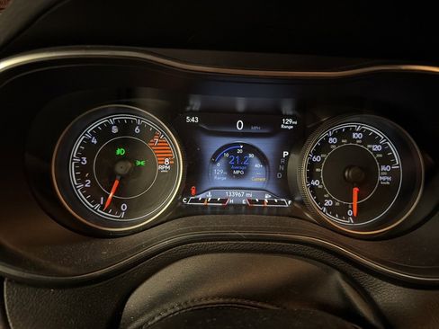 Used 2019 Jeep Cherokee High Altitude image 9