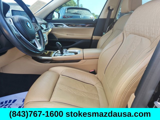 Used 2020 BMW 740i w/ Premium Package RWD image 16