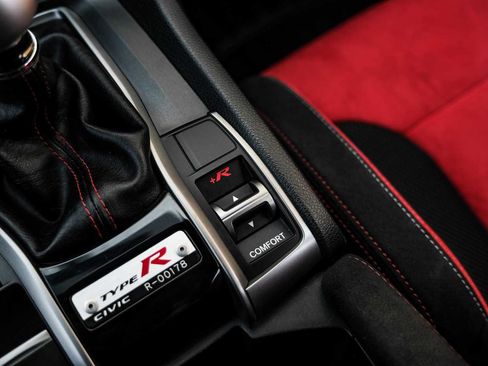 Used 2017 Honda Civic Type R image 29
