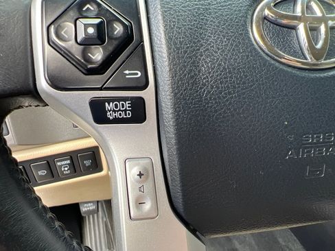 Used 2014 Toyota Sequoia Platinum AWD/4WD image 21