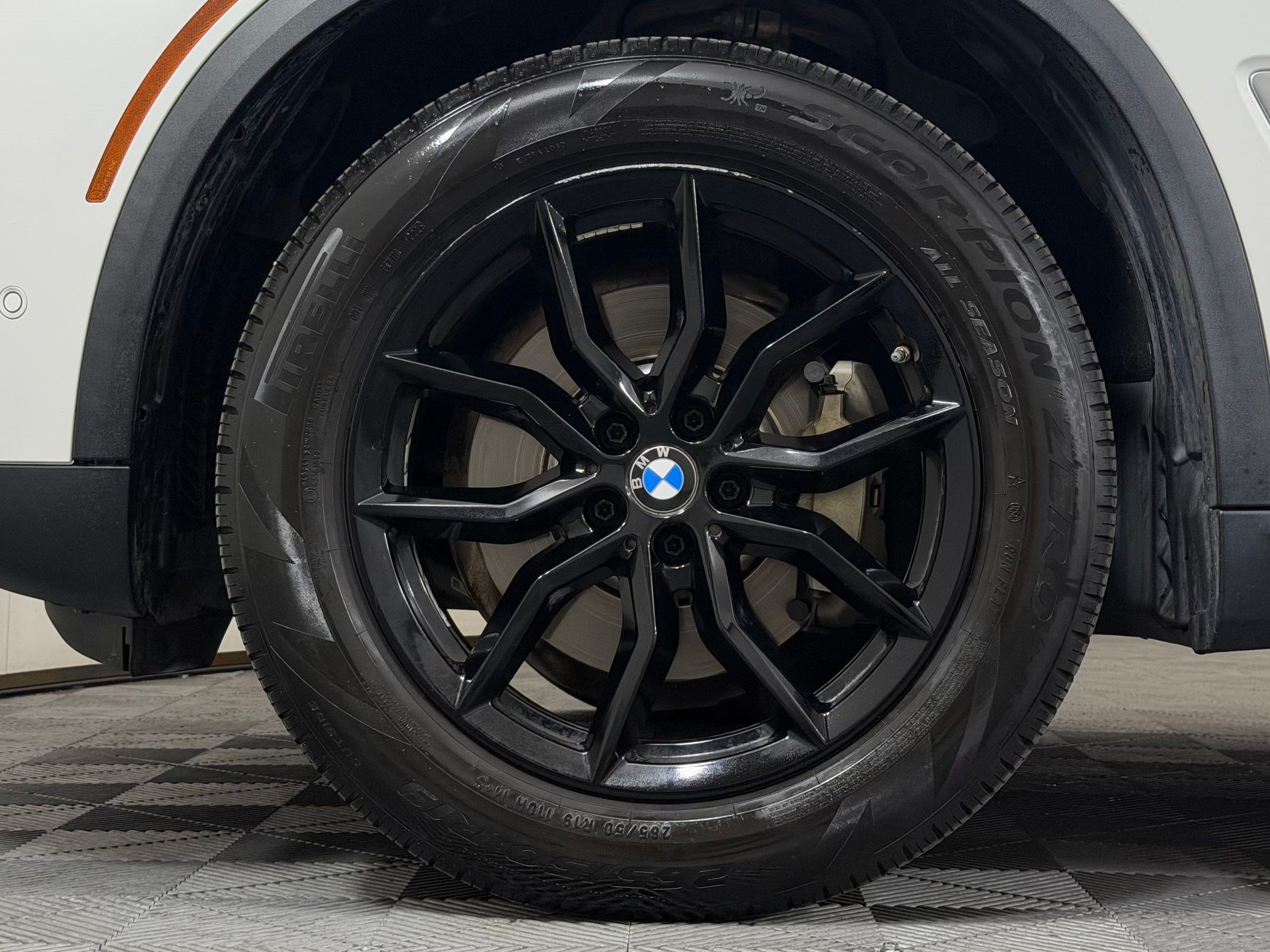 Used 2020 BMW X5 xDrive40i w/ Premium Package AWD/4WD image 12