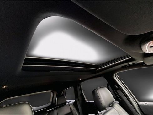 Used 2021 Jeep Grand Cherokee Laredo X image 14