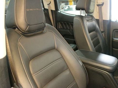 Used 2022 GMC Canyon Denali image 11