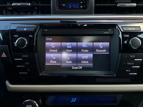 Used 2015 Toyota Corolla LE image 23