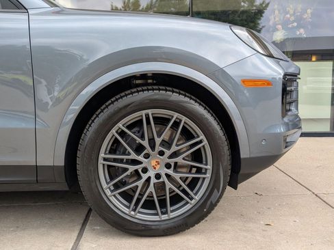 New 2026 Porsche Cayenne Coupe AWD/4WD image 11