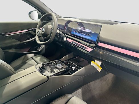 New 2027 BMW 530i xDrive w/ Premium Package AWD/4WD image 31